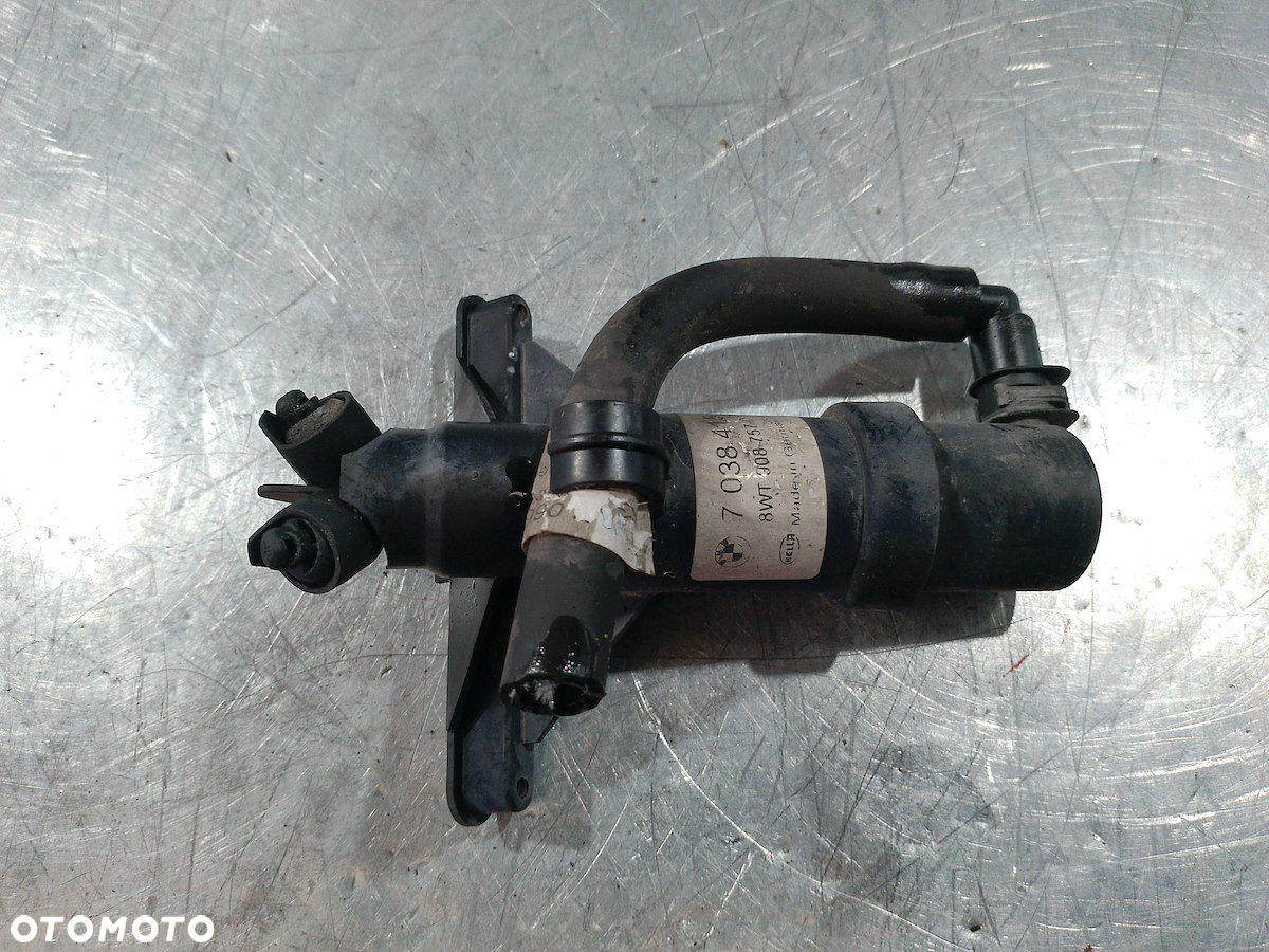 DYSZA SPRYSKIWACZA LAMPY LEWA BMW E60 7038415-07  8WT008757-01 - 4