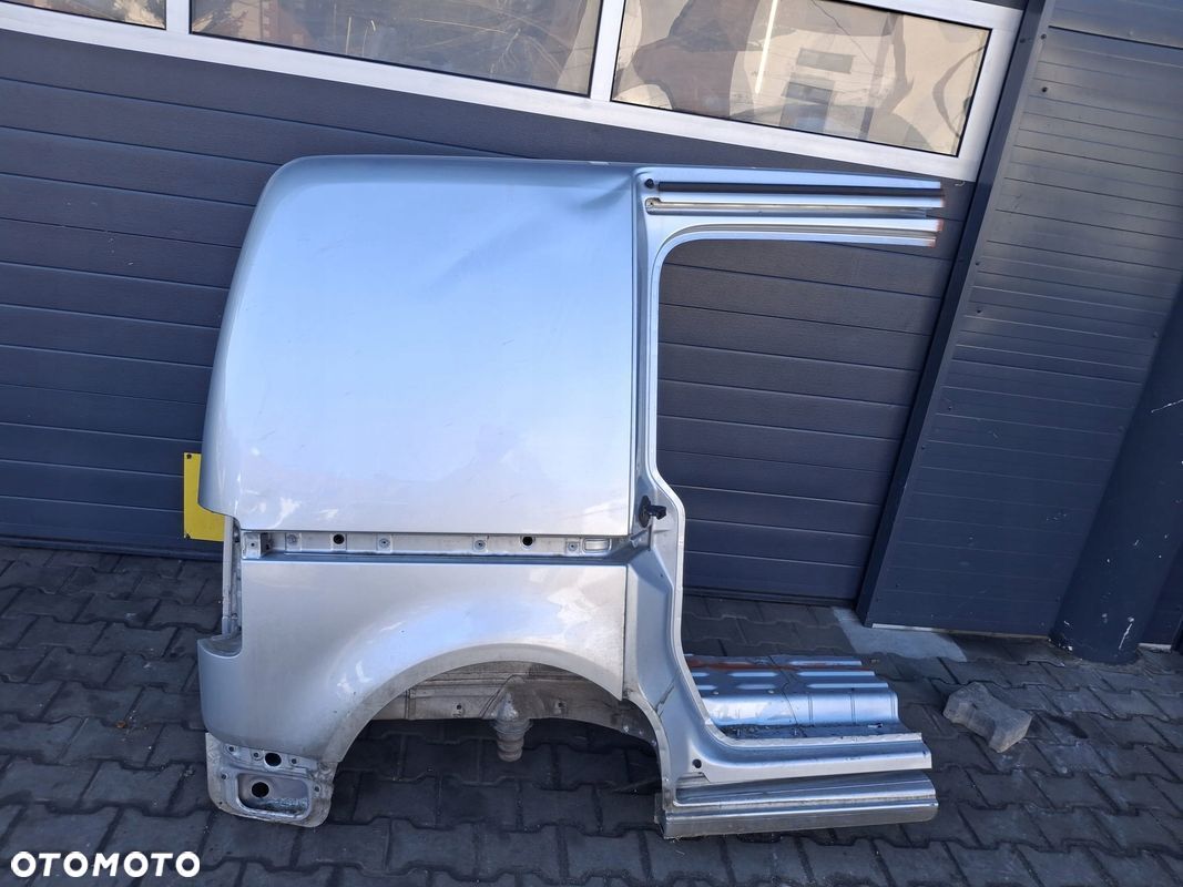 VW CADDY III IV 2K5 ĆWIARTKA TYŁ PRAWA 15-20 BLASZAK DOSTAWCZAK - 1