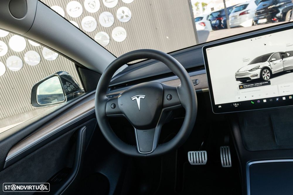 Tesla Model Y Performance Dual Motor AWD - 21