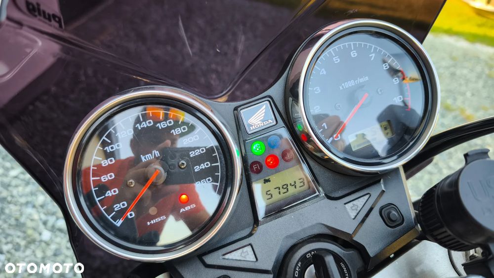 Honda CB - 12