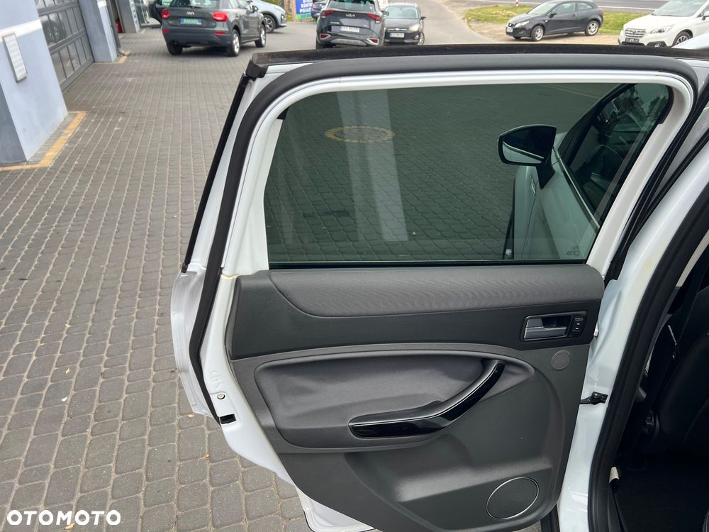 Ford Kuga - 20