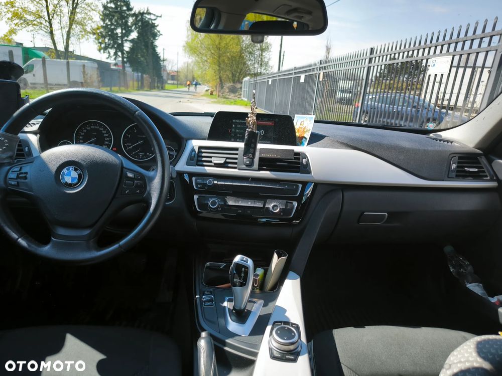 BMW Seria 3 - 12