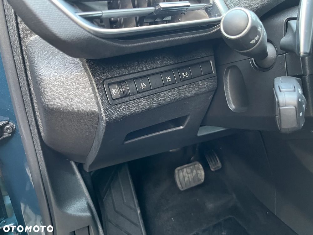 Peugeot 3008 1.6 PureTech HYbrid Allure S&S EAT8 - 16