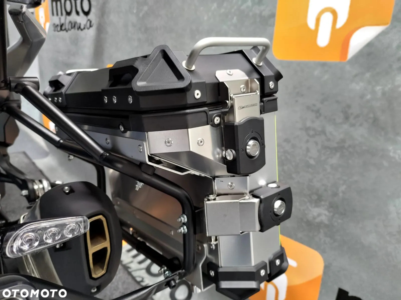 QJMOTOR SRT 800SX - 14