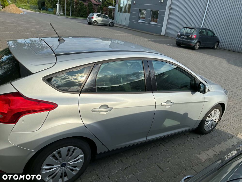 Ford Focus 1.5 TDCi SYNC Edition - 9