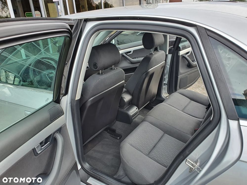 Audi A4 Limousine - 13