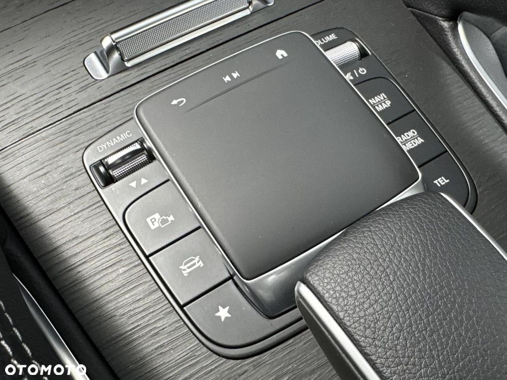 Mercedes-Benz GLE ver-300-d-4matic-9g--tronic-amg-line - 20