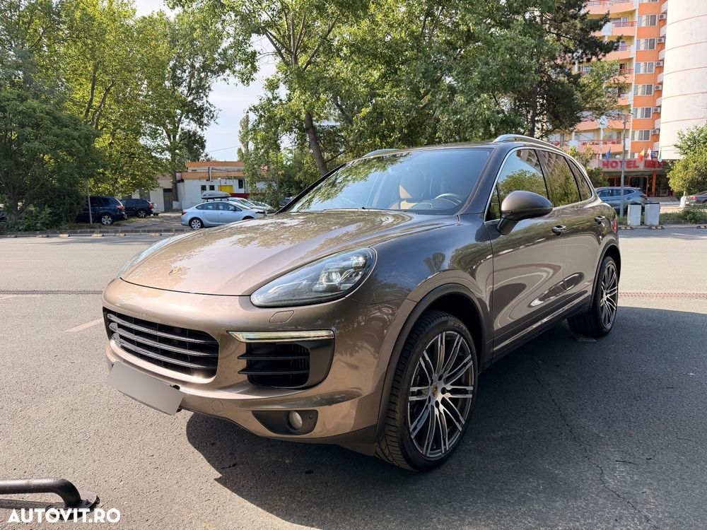 Porsche Cayenne 3.0 L - 6