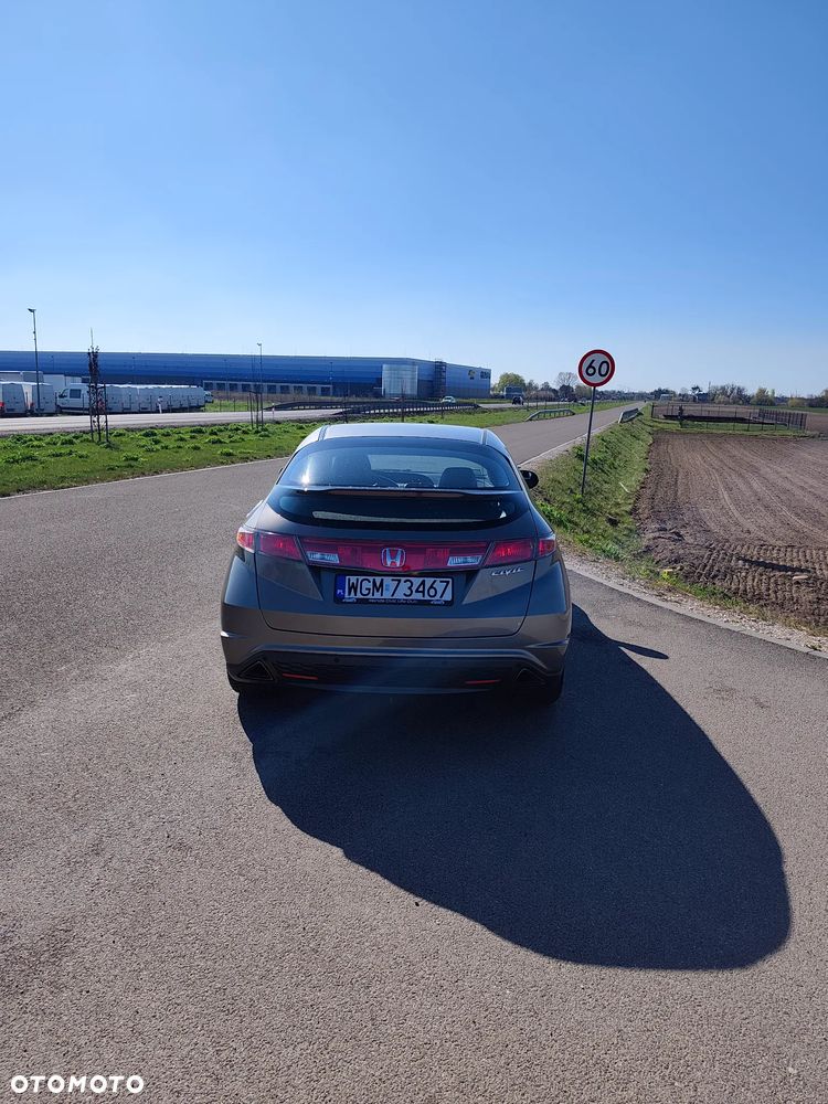 Honda Civic 1.8 Comfort - 18