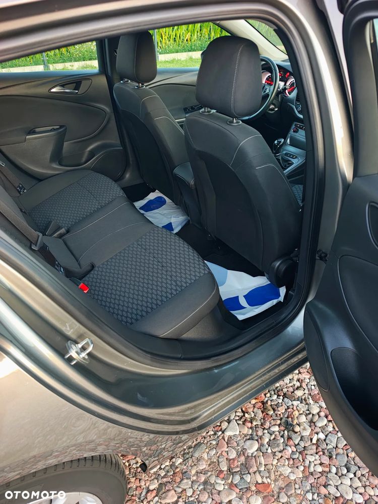 Opel Astra 1.4 Turbo Business - 15