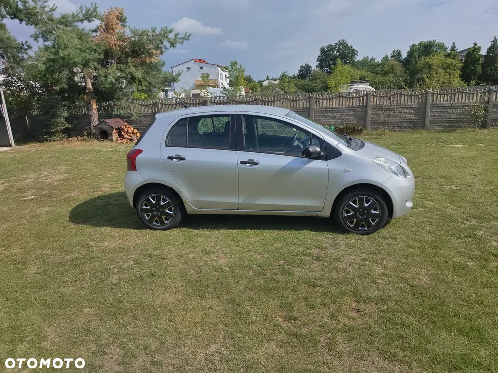 Toyota Yaris 1.0 Luna - 11