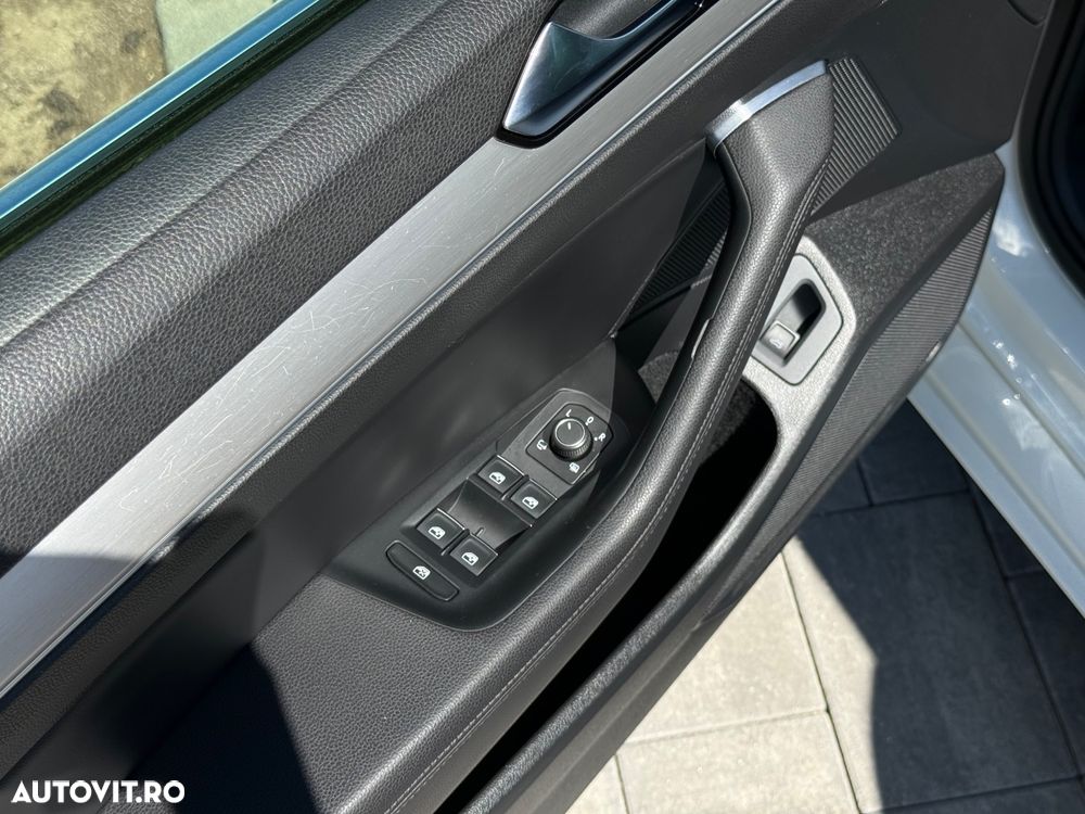 Volkswagen Passat 2.0 TDI DSG (BlueMotion Technology) Highline - 28