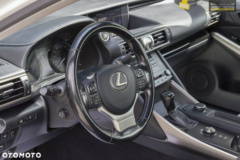 Lexus IS - 21