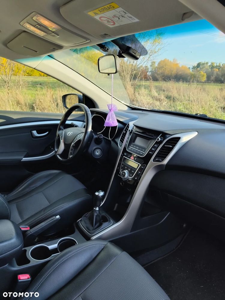 Hyundai i30 1.6 GDI Classic + - 11