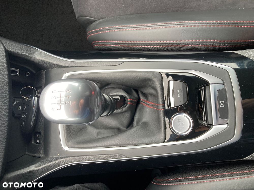 Peugeot 308 1.6 e-THP GT S&S - 21