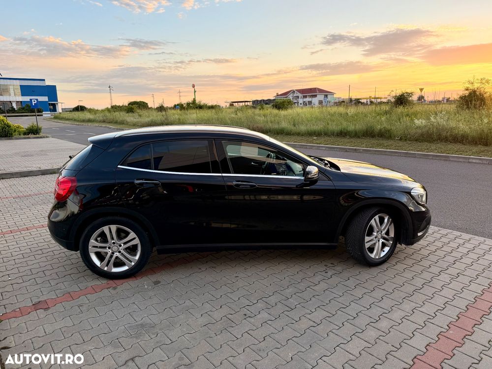 Mercedes-Benz GLA 220 d 7G-DCT - 32