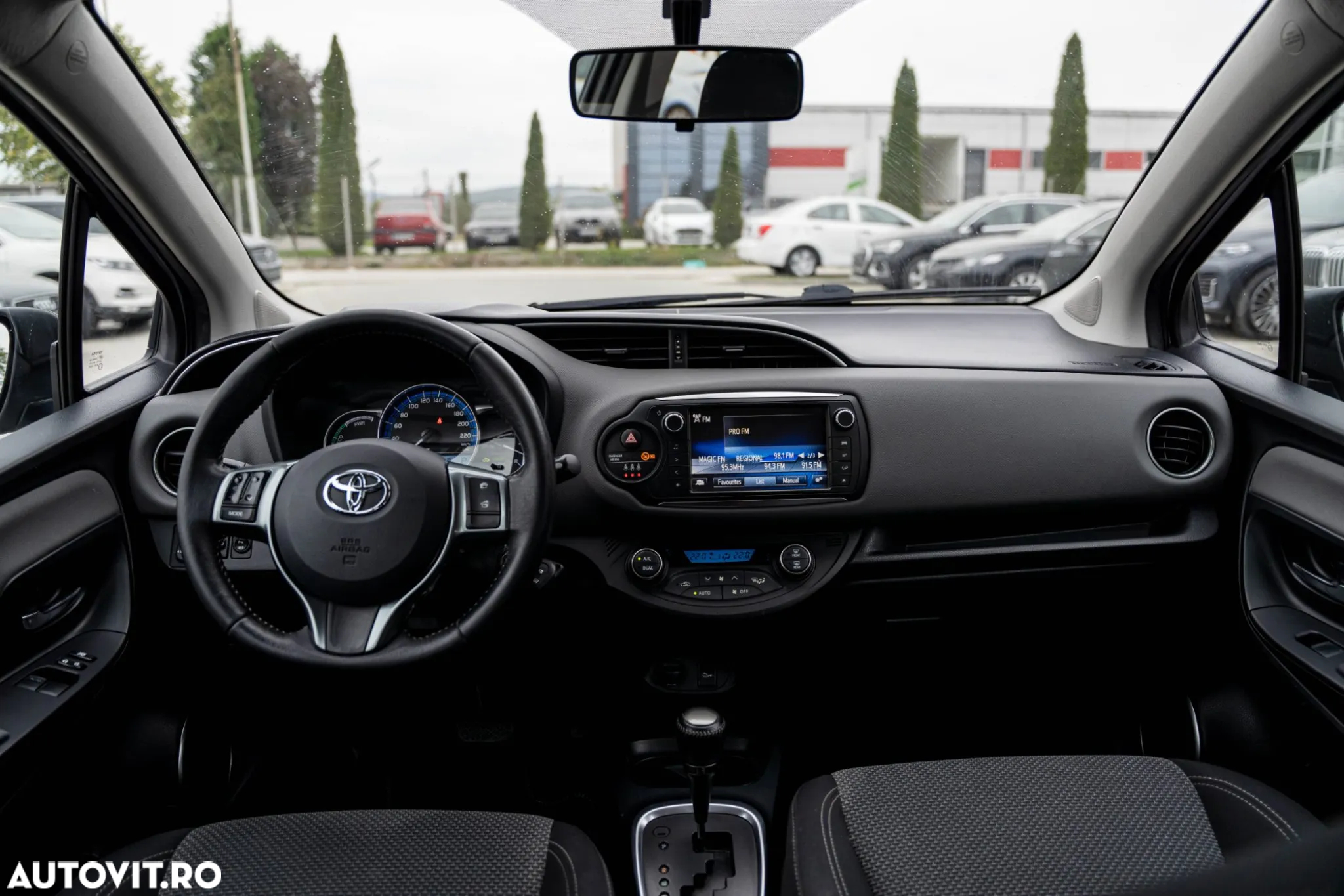 Toyota Yaris 1.5 VVT-i HSD Exclusive - 6
