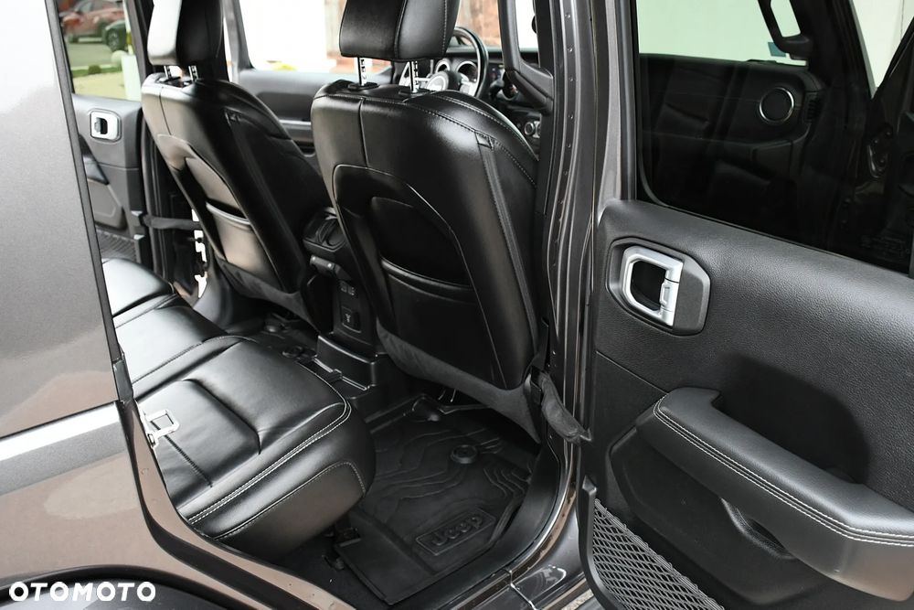 Jeep Wrangler Unlimited 2.2 CRD Sahara - 22