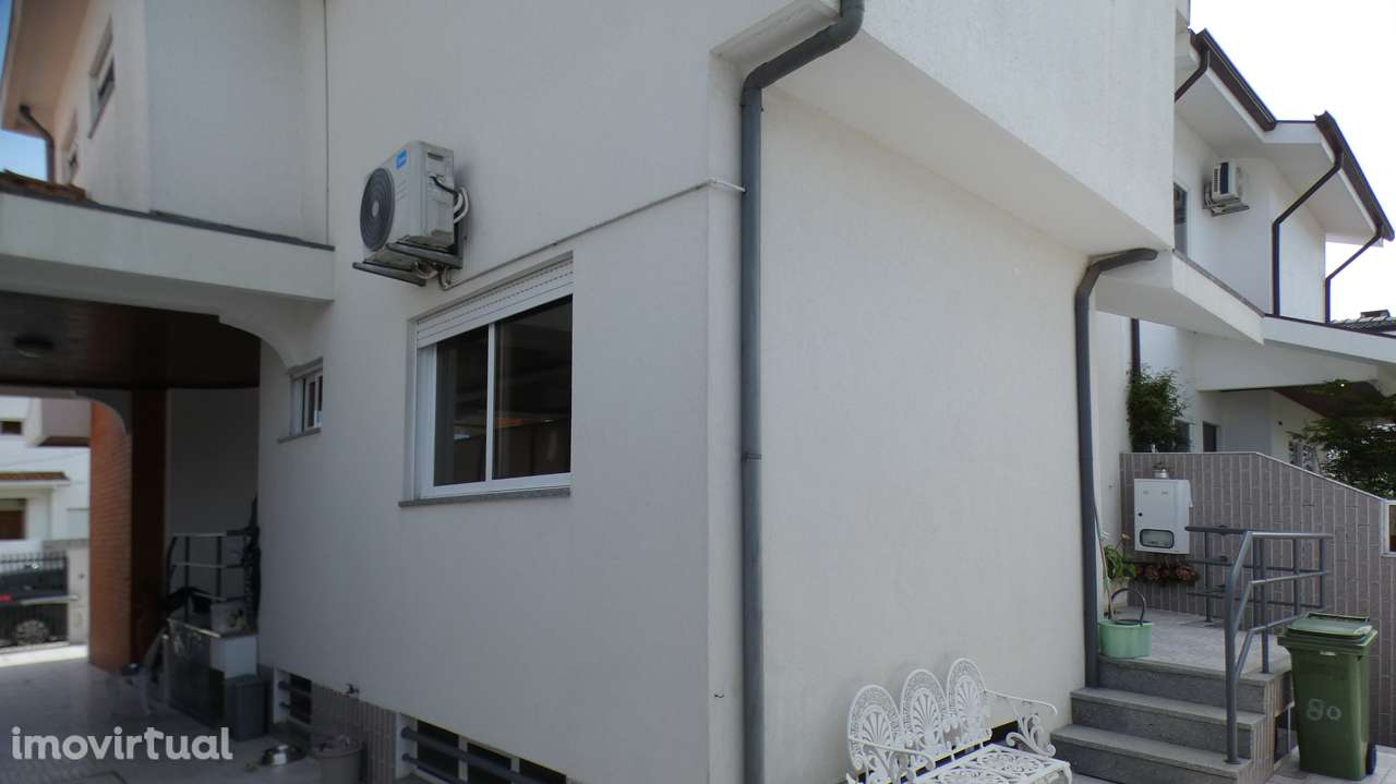 Moradia T4 Vila Nova da Telha - Grande imagem: 2/32