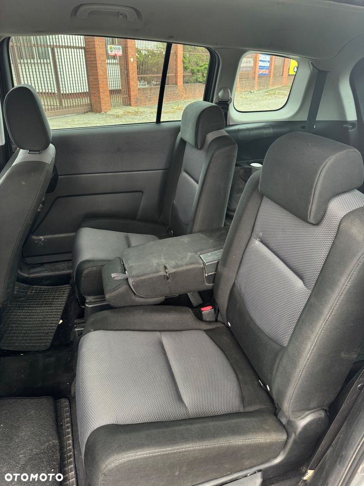 Mazda 5 - 16