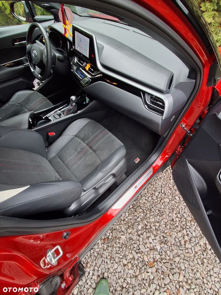 Toyota C-HR - 11