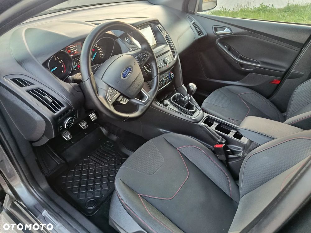 Ford Focus 1.5 EcoBoost STart-Stopp-System ST-LINE - 16