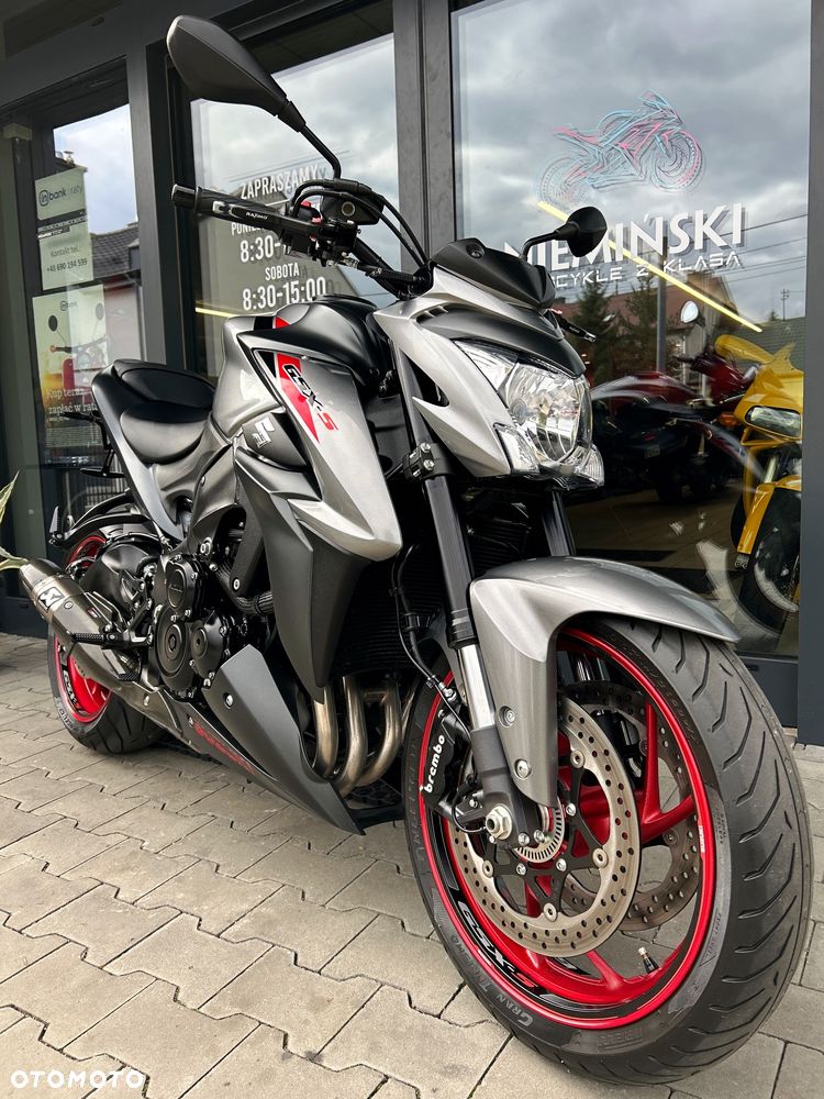 Suzuki GSX 1000 - 20