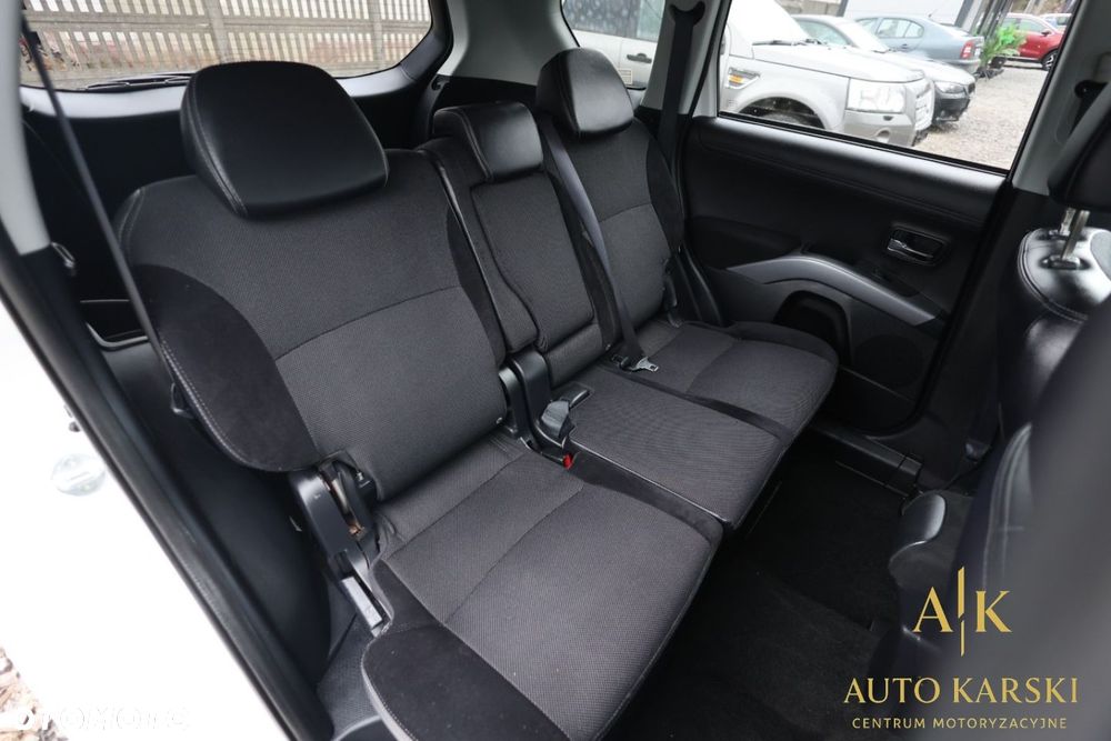 Mitsubishi Outlander - 31