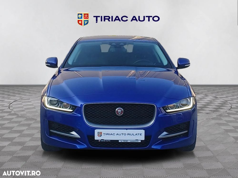 Jaguar XE 2.0 AWD R-Sport - 8