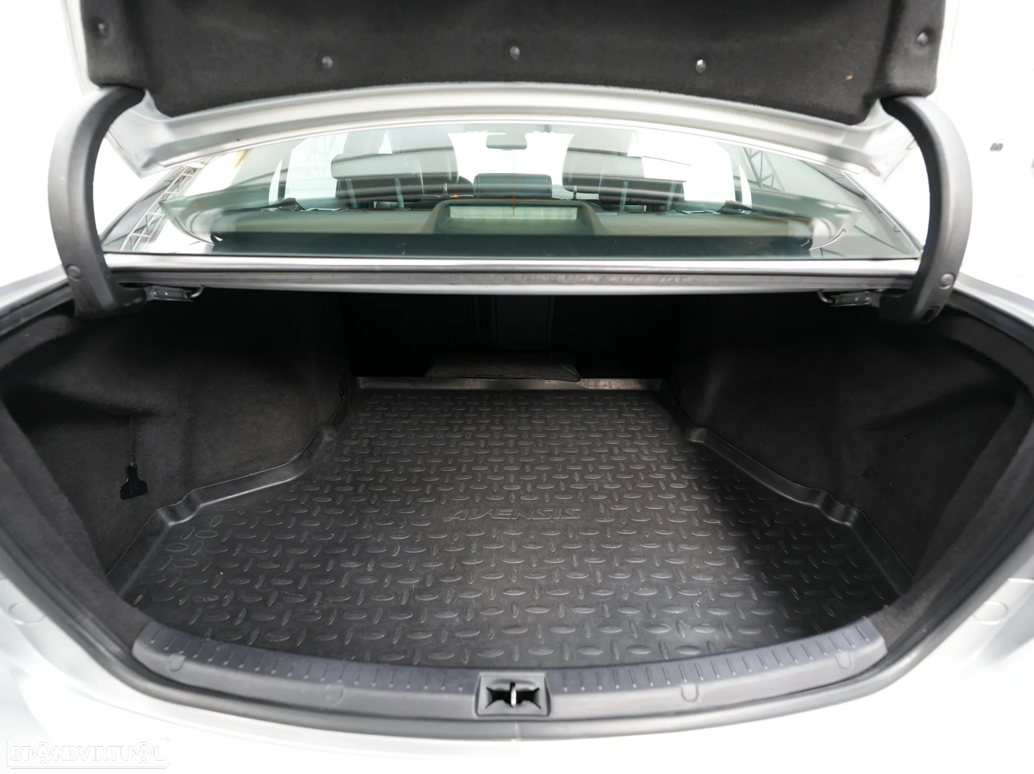 Toyota Avensis SD 2.0 D-4D Exclusive - 13