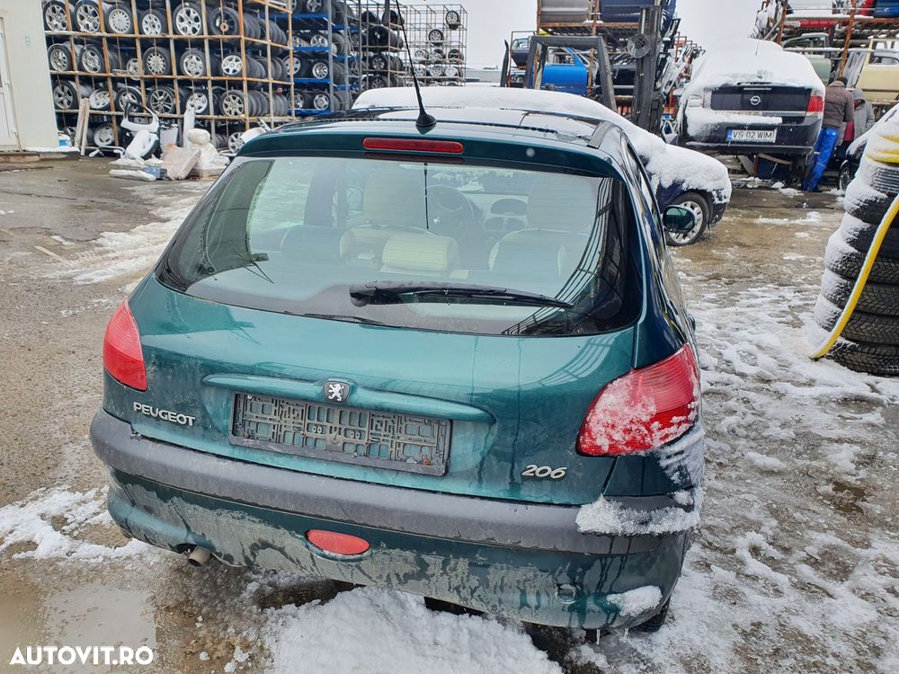 Dezmembrari  Peugeot 206  1998  > 0000 1.4 Benzina - 3