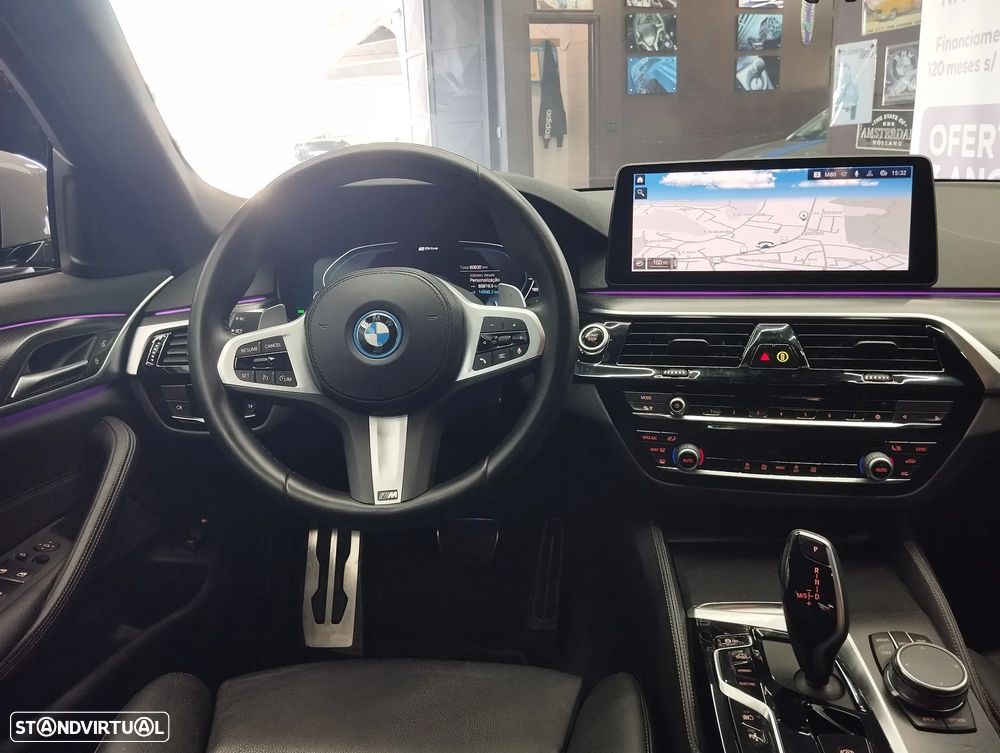 BMW 520 e Pack M - 17