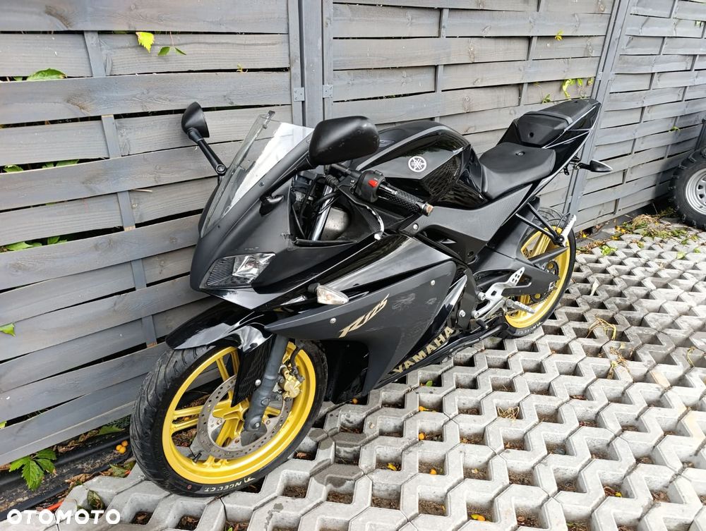 Yamaha YZF - 3