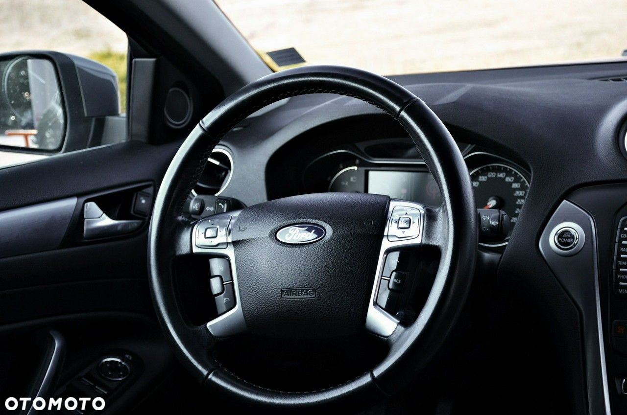 Ford Mondeo - 23