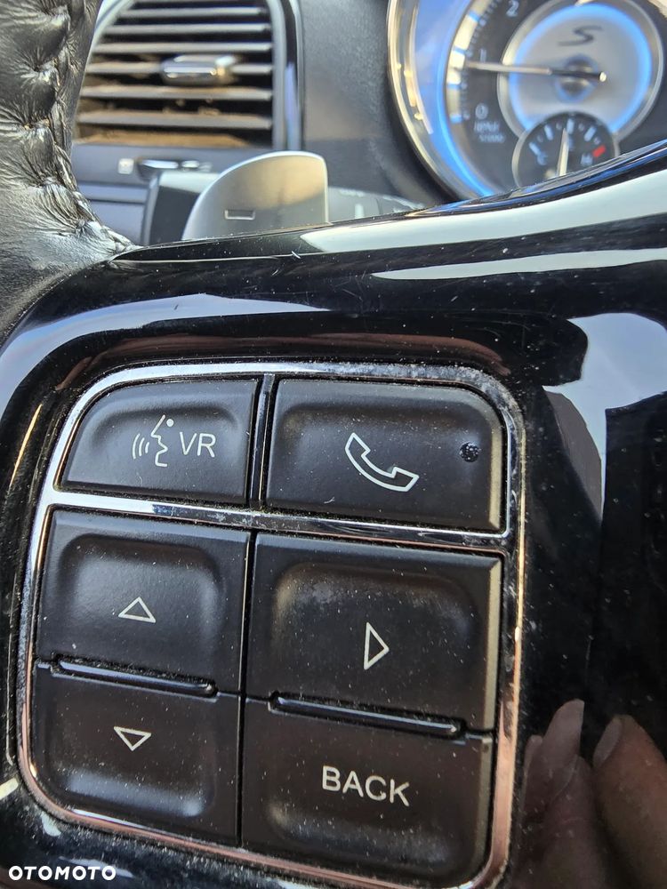 Chrysler 300s - 29