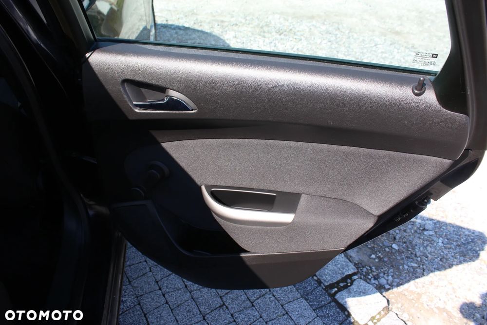 Opel Astra 1.6 NAVI - 21