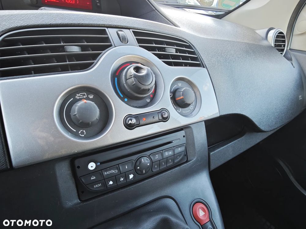 Renault Kangoo 1.6 16V 105 Happy Family - 27