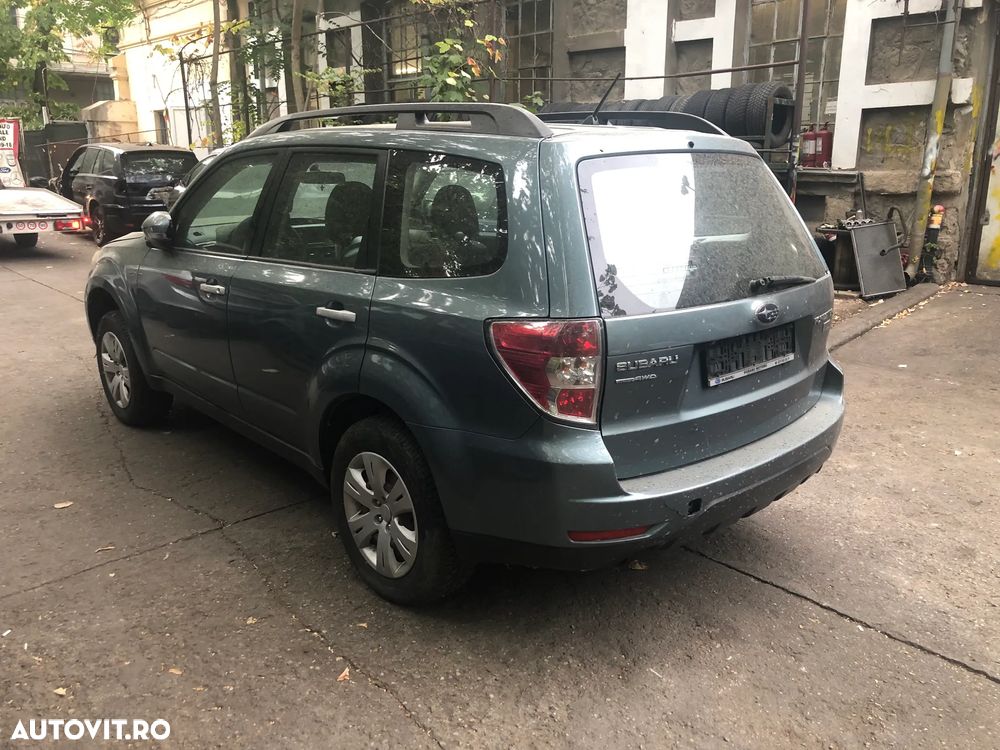 Dezmembrez Subaru Forester 2010 gri verzui 2.0 diesel - 5