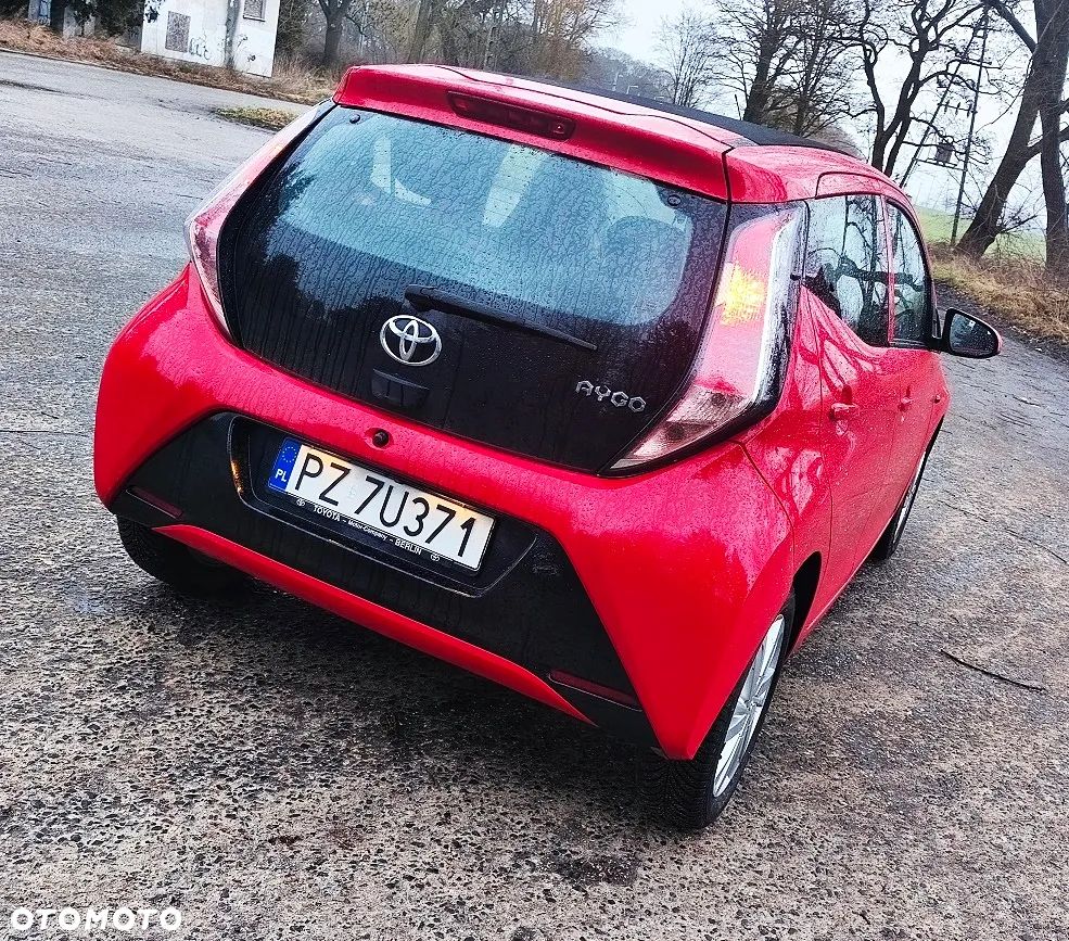 Toyota Aygo x-play touch - 3