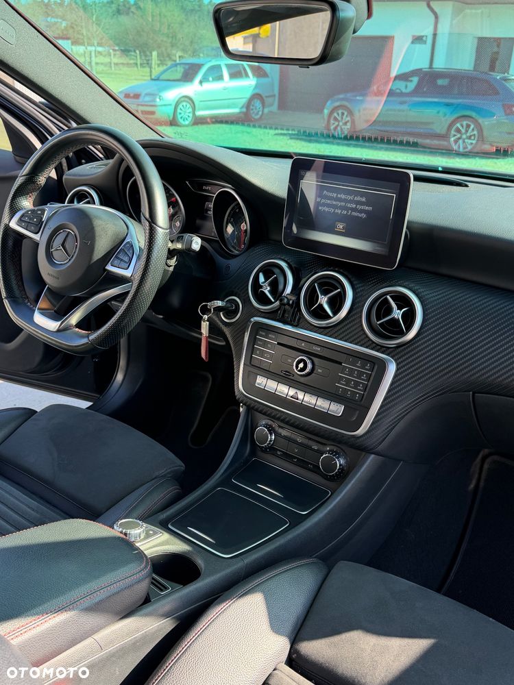 Mercedes-Benz Klasa A 180 7G-DCT AMG Line - 11