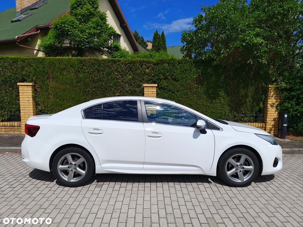Toyota Avensis 1.8 Premium - 4