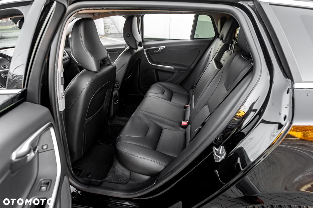 Volvo V60 D3 Geartronic Summum - 23