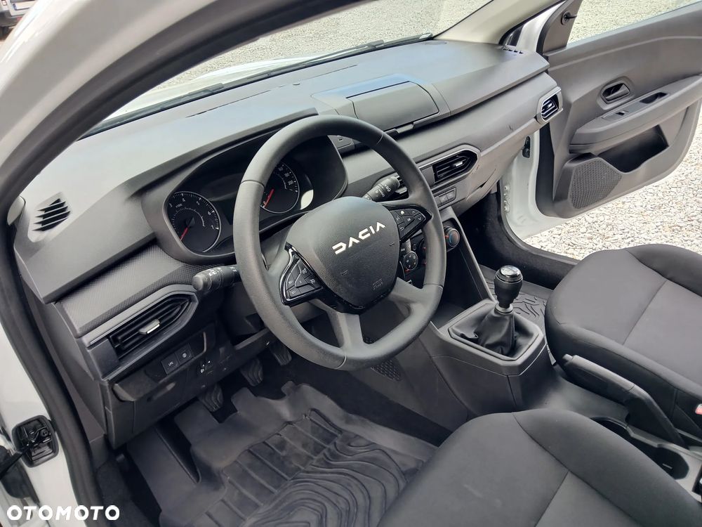 Dacia Jogger 1.0 TCe Essential 7os - 18
