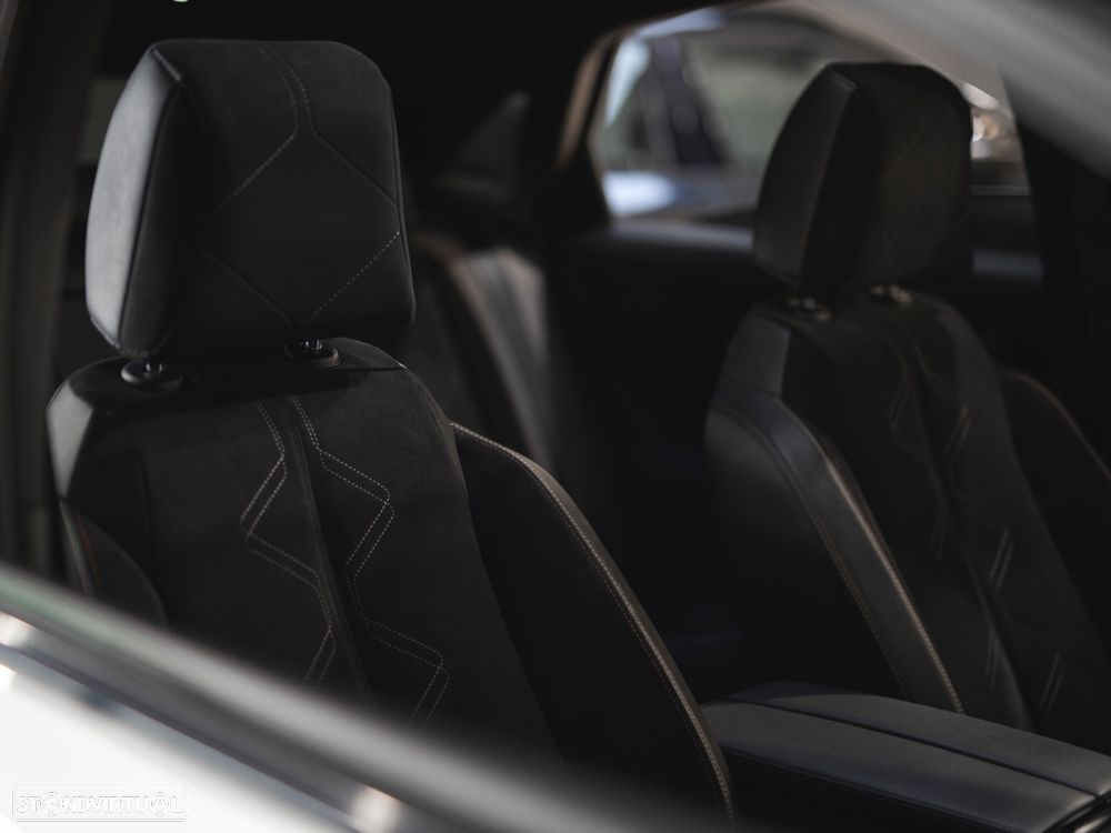 DS DS7 Crossback E-Tense Performance Line EAT8 - 31