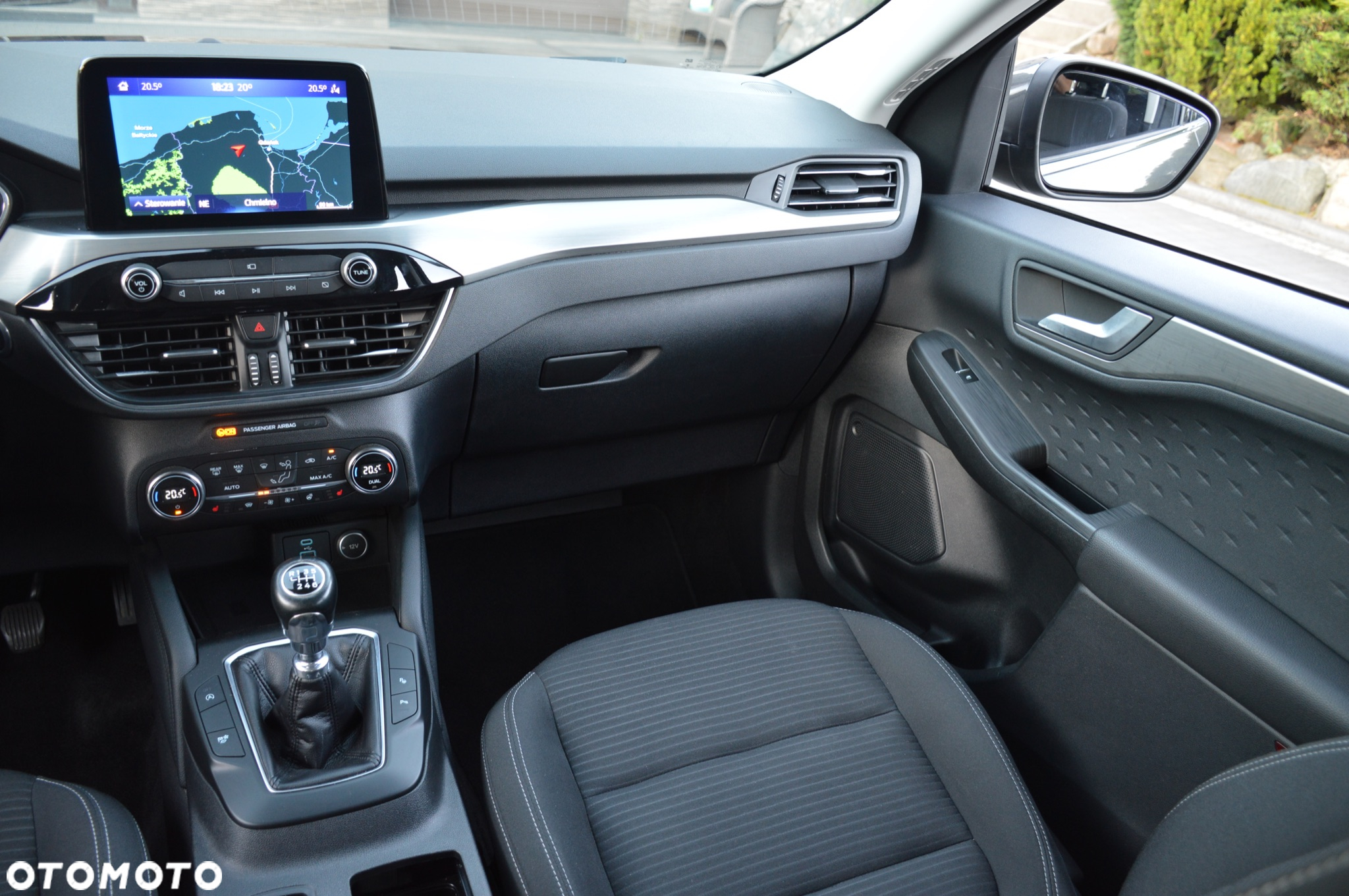 Ford Kuga 2.0 EcoBlue Hybrid TITANIUM - 20