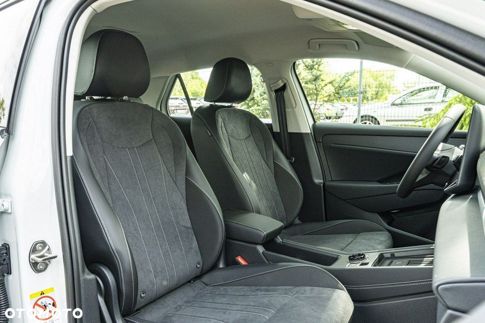 Volkswagen T-Roc - 22