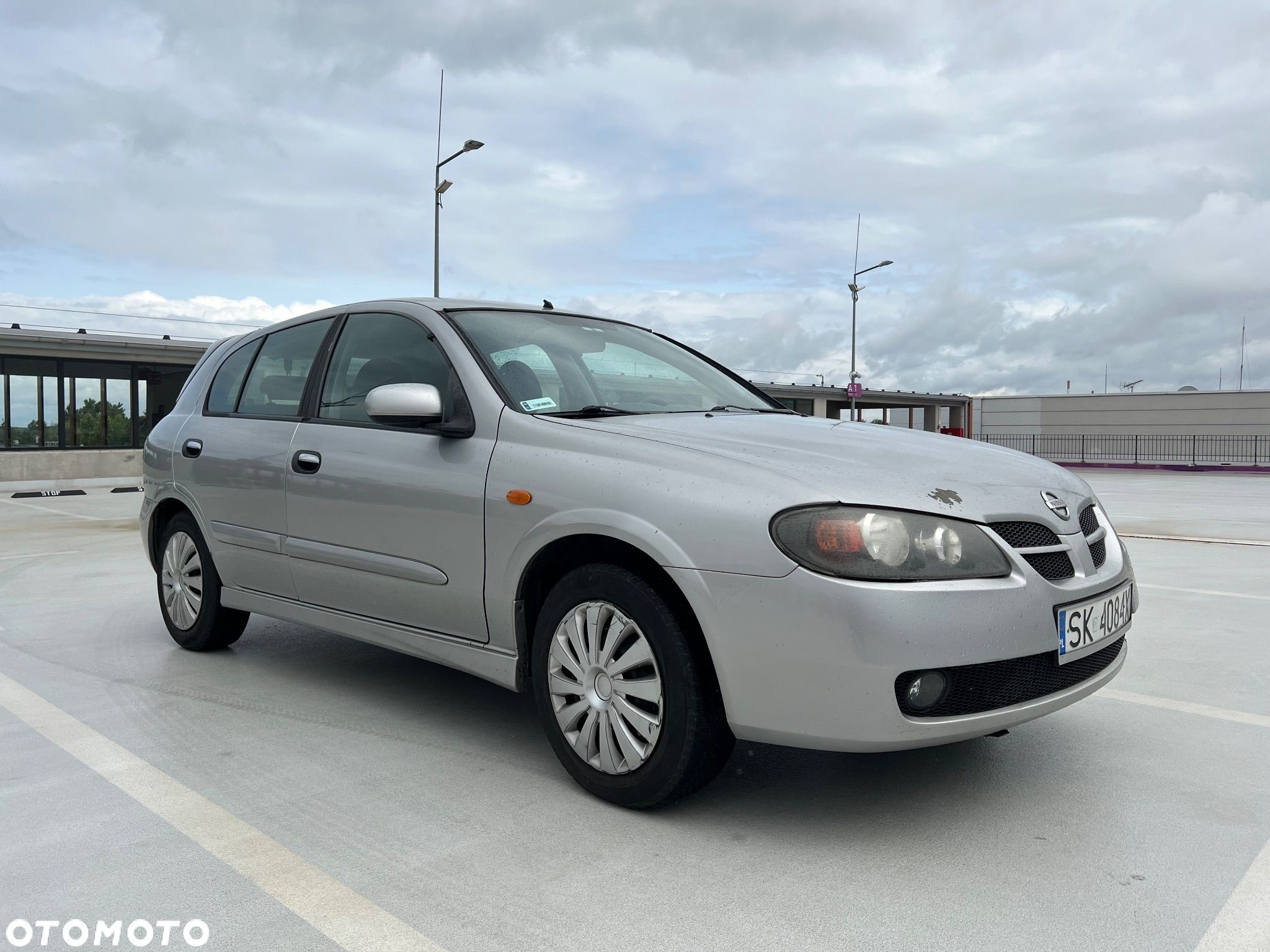 Nissan Almera - 1