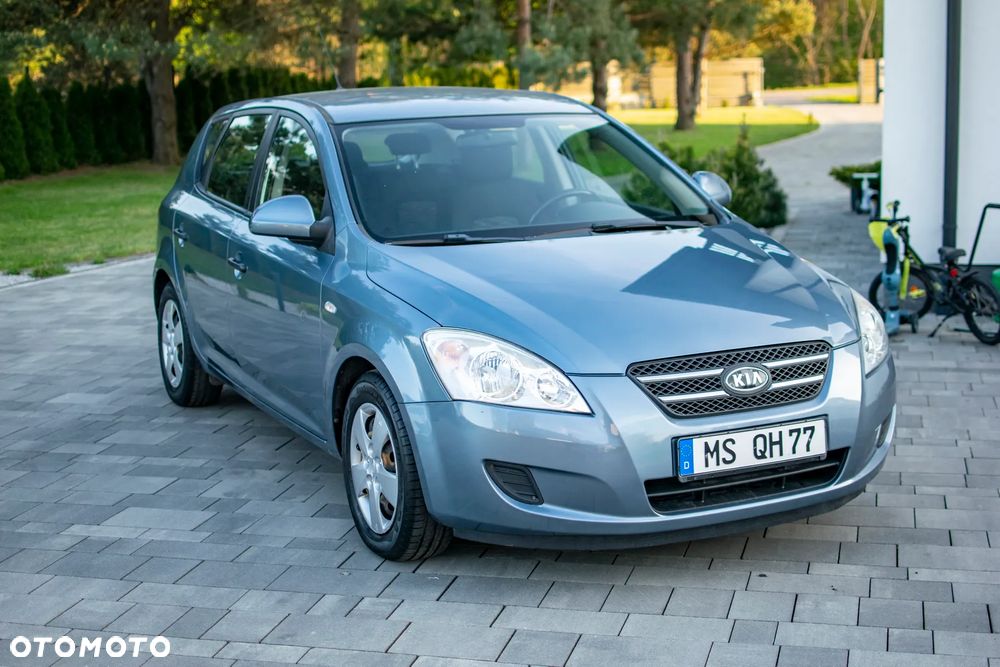 Kia Ceed - 1