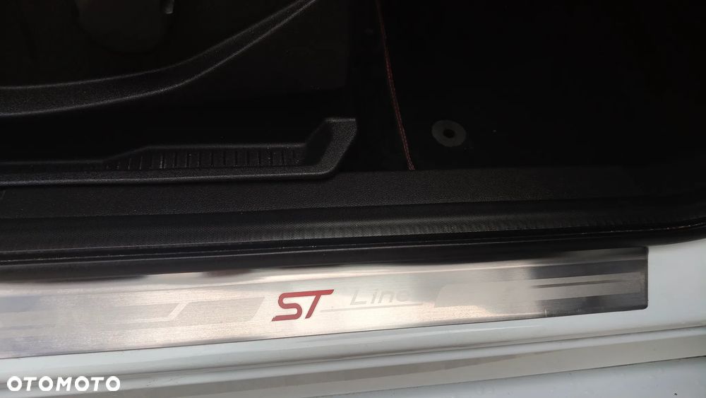 Ford Kuga 1.5 EcoBoost FWD ST-Line ASS MMT6 - 8