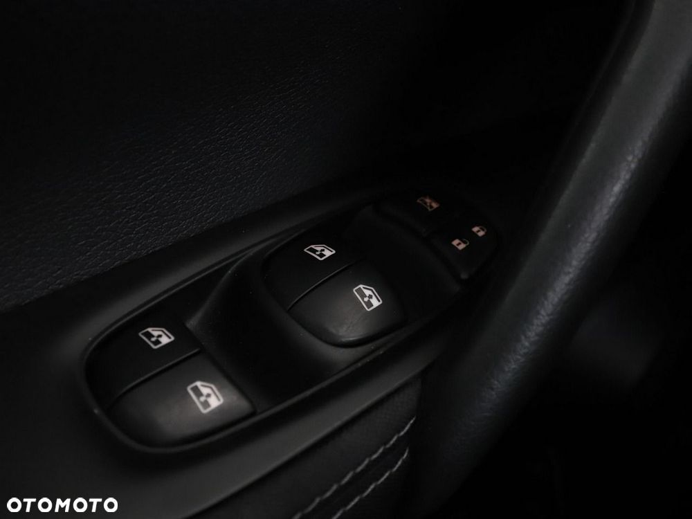 Nissan Qashqai 1.2 DIG-T N-Connecta Xtronic - 34